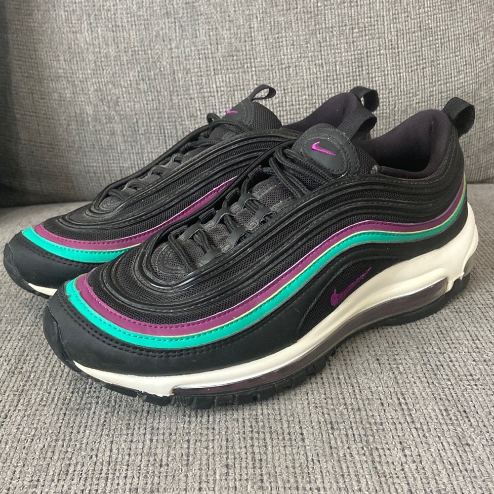Nike Air Max women’s 97’ in grape and black size 7.5 sneaker runner shoe